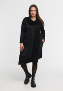 Robe 'Lunet' – moderne, élégante & avec un design au caractère affirmé