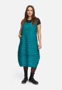 Mekko, jossa on elegantti pallosiluetti 'Velena'