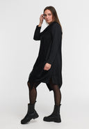 Robe 'Lunet' – moderne, élégante & avec un design au caractère affirmé